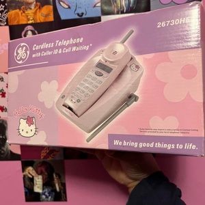 Hello kitty “cordless” telephone